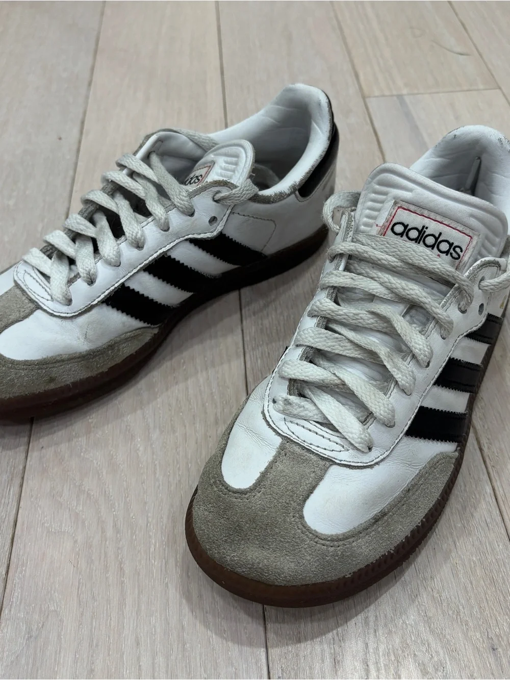 Adidas Samba shoes, classic white, size (2.5 US little kids) USED